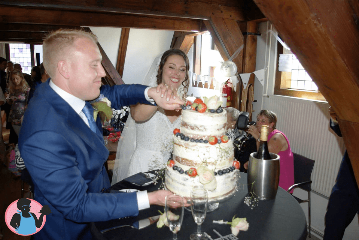 Naked cake aansnijden Blokdijk