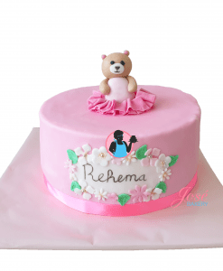 Babyshower taart beertje met ruffles 14 personen