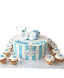 Babyshower taart schoentjes en mini cupcakes 10 personen